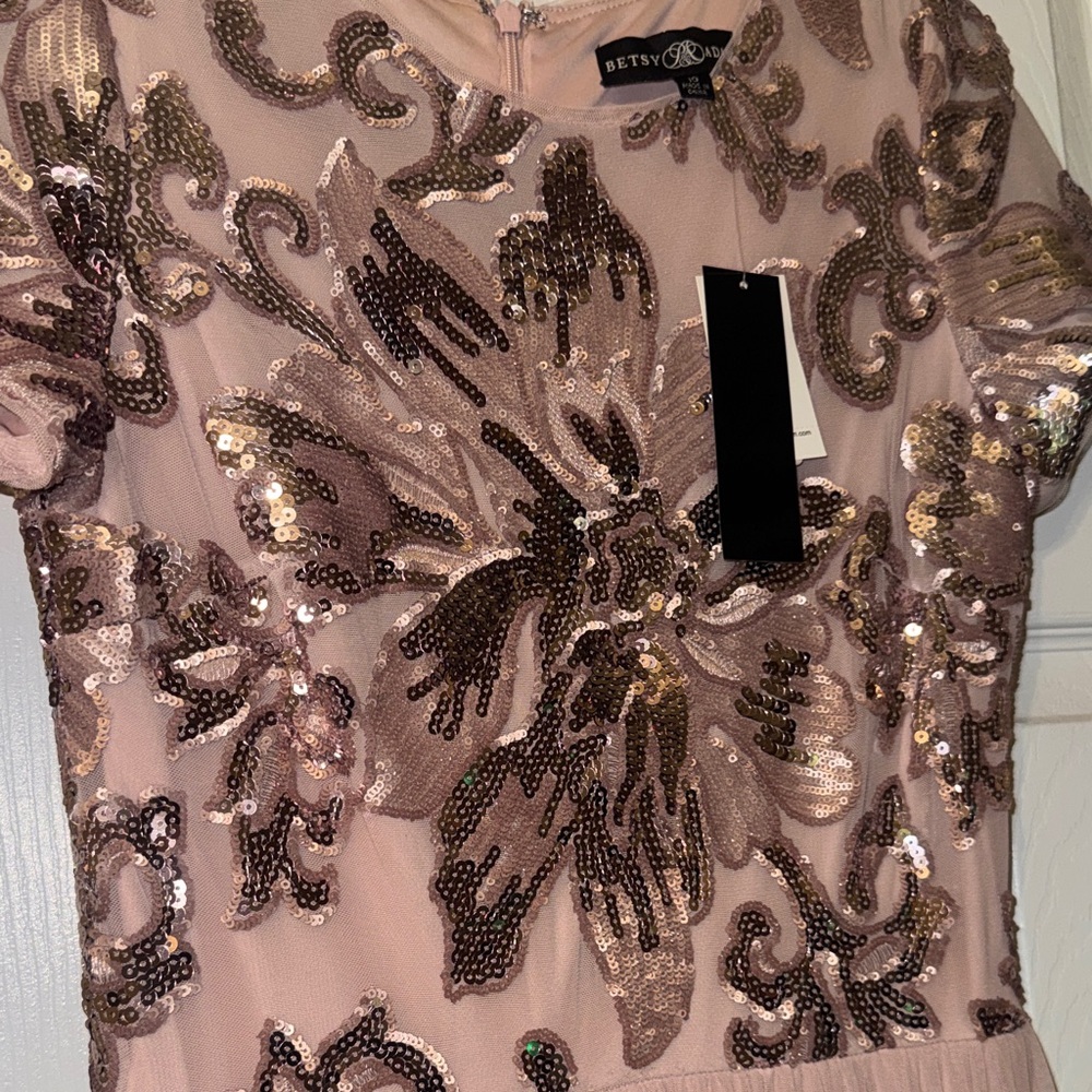 Betsy & Adam Blush Sequin Floral Bodice Maxi Dress - Picture 6 of 15